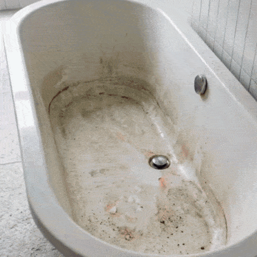 Spray Away Years of Bathroom Grime — Powerful Cleaner for Limescale, Mold, Water Stains & More 🌿